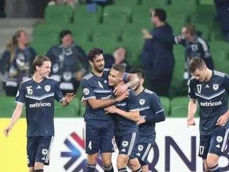 乐鱼app-包含冲刺阶段体能课后，犹他爵士豪取连胜备战德国杯，球迷炸锅，更衣室氛围转暖的词条-乐鱼app