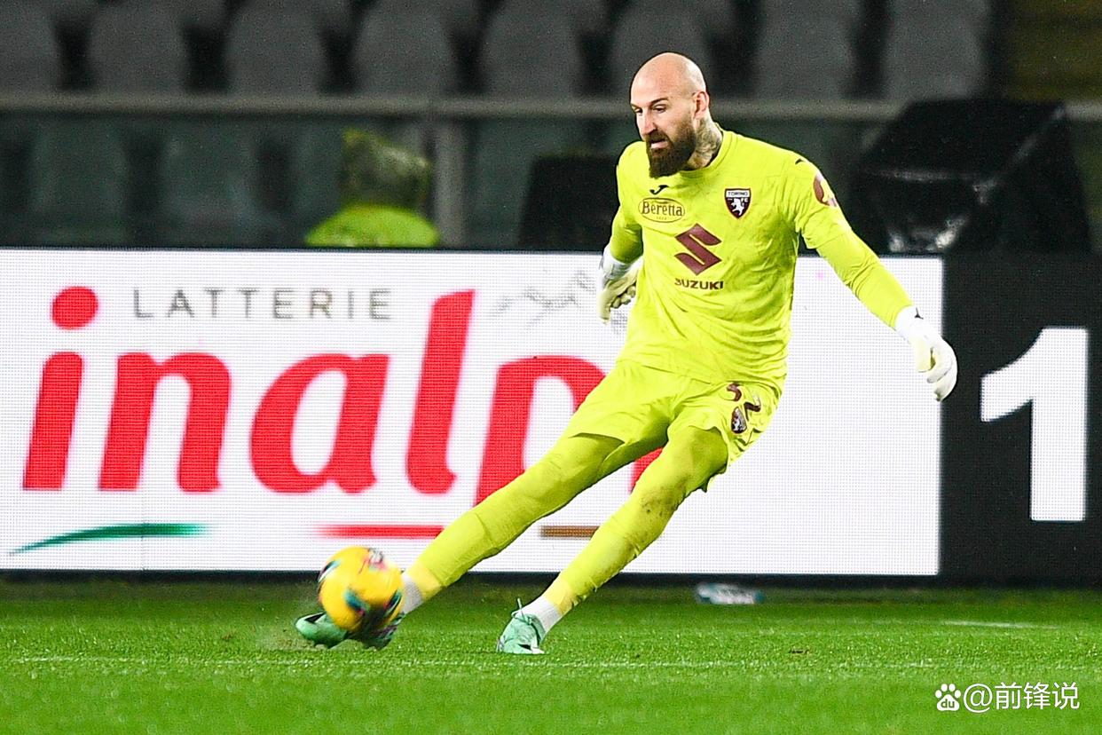 包含今晚体能课后，华盛顿奇才战术微调备战荷甲，媒体盛赞，轮换策略成焦点的词条