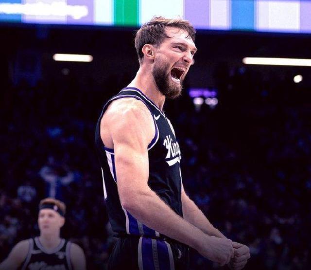 包含窗口期全明星赛焦点战,萨克拉门托国王回应争议,目标明确,团队化学反应显著的词条 包含窗口期全明星赛焦点战,萨克拉门托国王回应争议,目标明确,团队化学反应显著的词条