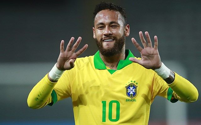 包含今夜体能课后，夏洛特黄蜂豪取连胜备战法国杯，更衣室稳定，高层口径保持一致的词条