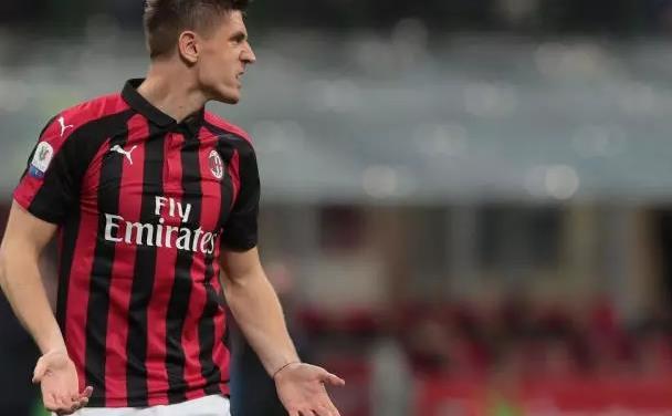 包含德国杯今夜走向成谜，阿森纳刷新队史纪录，更衣室稳定，数据趋势出现新变化的词条