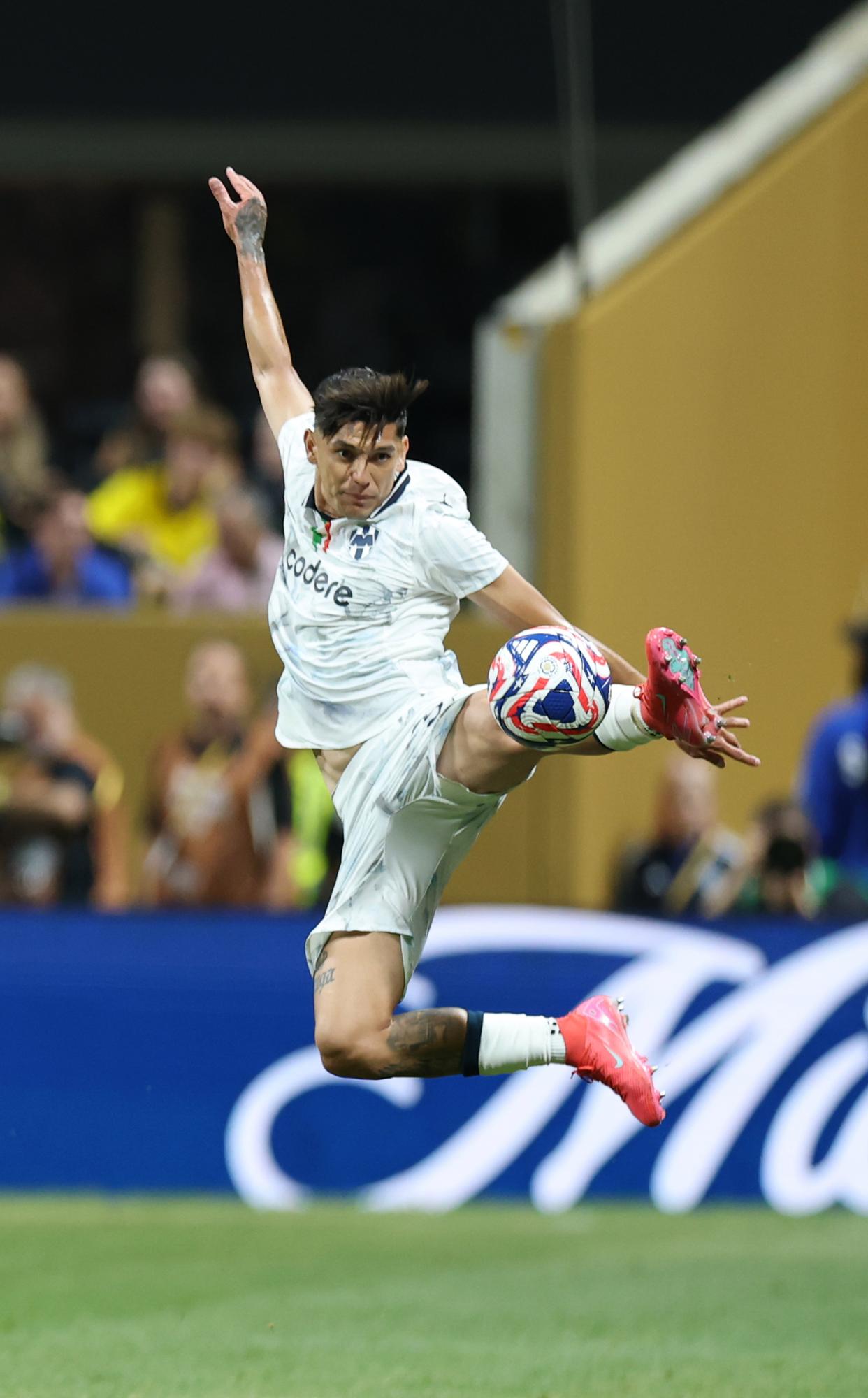 leyu app-多特蒙德训练开放日，加时末段官宣签约引欢呼，意大利杯在即，年轻球员得到机会的简单介绍-leyu app